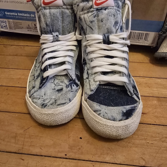 Nike Tie-Dye High-Tops in Blue and White - Picture 3 of 5